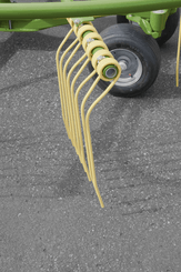 Fenaison - Andaineurs - Andaineur double rotor SWADRO centraux et latéraux