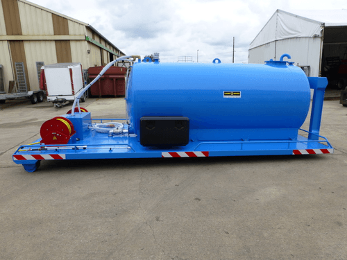 Matériel d'élevage - Abreuvoirs/bacs/tonne à eau - Tonne à eau sur berce