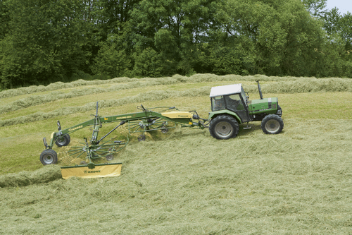 Fenaison - Andaineurs - Andaineur double rotor SWADRO centraux et latéraux