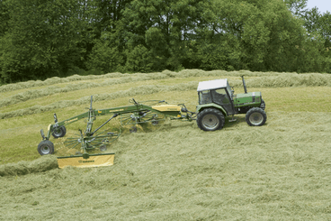 Fenaison - Andaineurs - Andaineur double rotor SWADRO centraux et latéraux