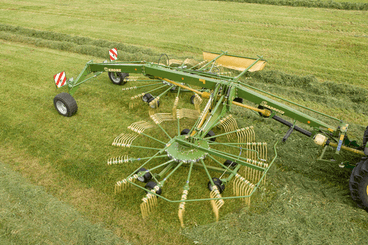 Fenaison - Andaineurs - Andaineur double rotor SWADRO centraux et latéraux