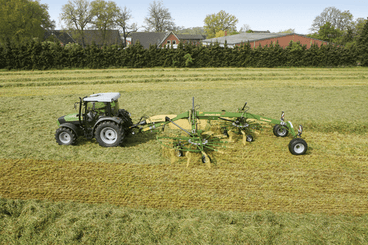 Fenaison - Andaineurs - Andaineur double rotor SWADRO centraux et latéraux