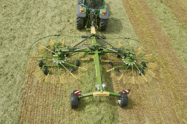 Fenaison - Andaineurs - Andaineur double rotor SWADRO centraux et latéraux