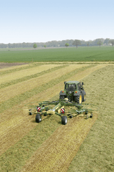 Fenaison - Andaineurs - Andaineur double rotor SWADRO centraux et latéraux