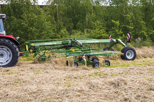 Fenaison - Andaineurs - Andaineur double rotor SWADRO centraux et latéraux